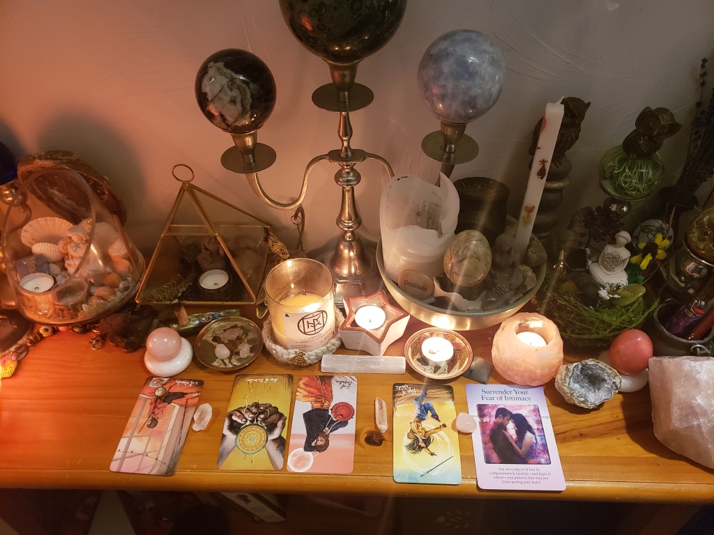 5 card tarot reading from a real tarot reader. Discover what message the tarot cards have for you and order a tarot reading.